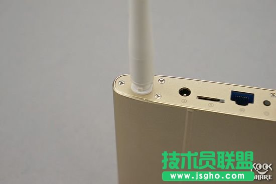 極路由3真機拆解評測